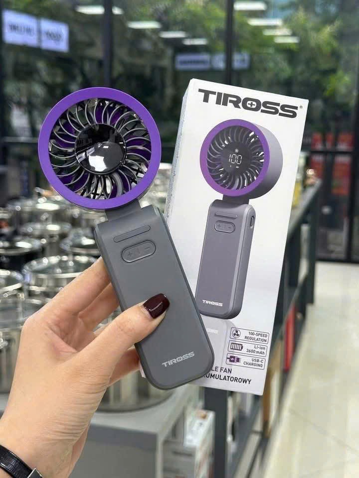Ảnh thực tế: Tay cầm quạt Tiross TS3422 cùng hộp chính hãng tại cửa hàng